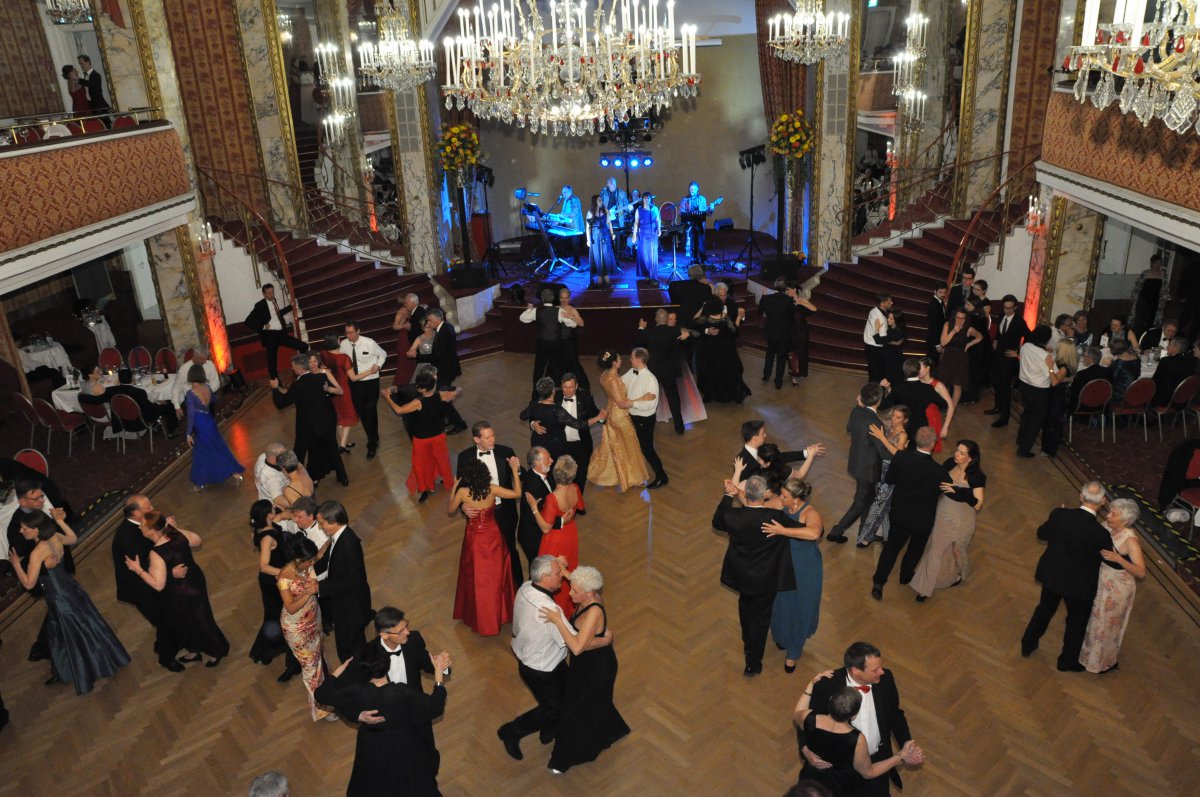 Über 350 Gäste kamen zum Evangelischen Frühlingsball 2019 ins Parkhotel Schönbrunn.