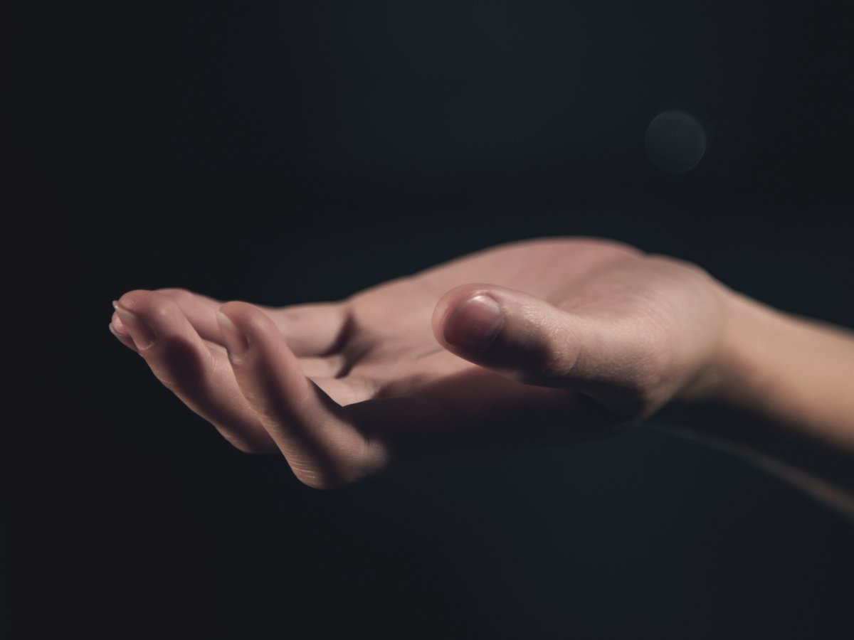 Menschen in Not eine helfende Hand reichen.