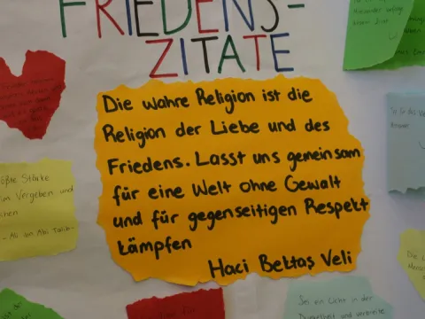 Projekt „optimis-TISCH – In eine friedliche Zukunft“