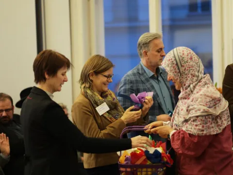 Projekt „optimis-TISCH – In eine friedliche Zukunft“