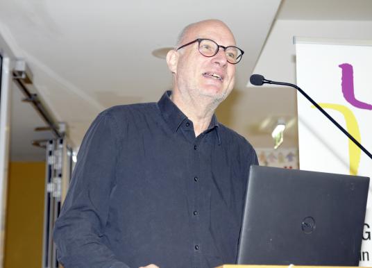 Moritz Stroh bei der SupVersammlung 2025