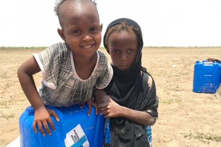 In Ostafrika ist die Lebensgrundlage zigtausender Menschen bedroht. Besonders Kinder leiden unter der Dürre. Foto: Kindernothilfe/Angelika Böhling