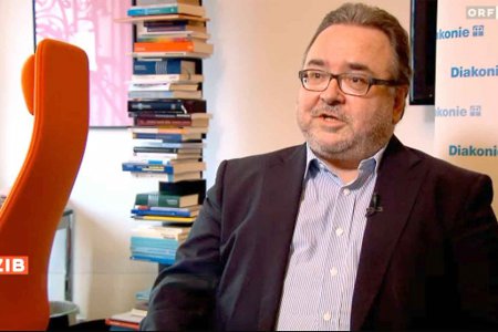 Diakonie-Direktor Chalupka in der ZIB: „Schwer verständlich, es als illegalen Akt zu bezeichnen, wenn Menschen im Einvernehmen mit Staaten einreisen“ (Sreenshot) 