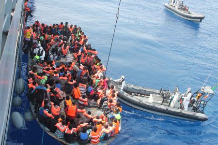 Die EU müsse wirksame Schritte einleiten, um Menschen aus Seenot zu retten, fordern die Hilfsorganisationen. Foto: wikimedia/Irish Defence Forces
