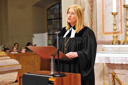 Zeigte sich &quot;stolz und erfreut&quot; über ihre Wahl in den Rat der Gemeinschaft evangelischer Kirchen in Europa (GEKE): Oberkirchenrätin Ingrid Bachler, hier auf einem Archivbild. Foto: epd/M. Uschmann