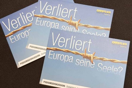 Diakonie und Kirchen seien „eine Stimme der Vernunft, während die Politik immer mehr in den Irrationalismus abdriftet“, sagte Diakonie-Direktorin Maria Katharina Moser. Foto: epd/Michael Windisch