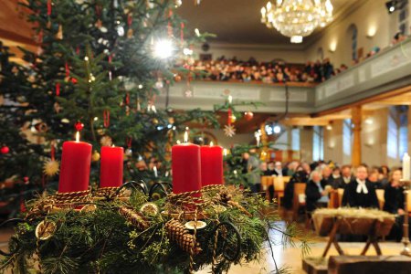 In evangelischen Kirchen in ganz Österreich finden zu Weihnachten zahlreiche Gottesdienste statt, wie hier in Bad Goisern. Foto: epd/Uschmann