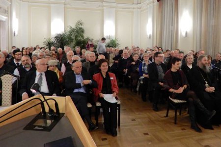 Rund 120 Menschen folgten dem Aufruf zur &quot;Einstimmung in den Tag des Judentums&quot; nach Wien-Ottakring. Foto: Elisabeth Lutter