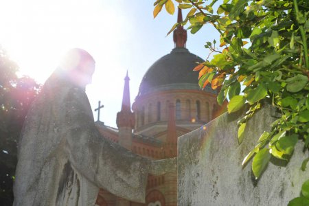   &quot;Unser Gott ist eben nicht einer, der in höheren Sphären schwebt und in goldenen Palästen oder prunkvollen Kirchen wohnt. Wir haben einen Gott, der tot war.&quot; Foto: epd/Uschmann