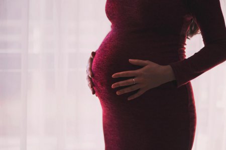 „Keine Frau, kein Paar entscheidet sich leichtfertig für einen Spätabbruch", schreibt Maria Katharina Moser in einem Gastkommentar für die Tageszeitung "Der Standard". Foto: pexels „Keine Frau, kein Paar entscheidet sich leichtfertig für einen Spätabbruch", schreibt Maria Katharina Moser in einem Gastkommentar für die Tageszeitung "Der Standard". Foto: pexels
