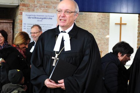 In einem Brief wendet sich der evangelisch-lutherische Bischof Michael Bünker an alle Pfarrgemeinden. Foto: epd/Uschmann