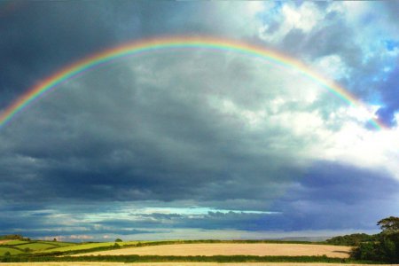 &quot;Der Regenbogen, wann immer wir ihn sehen, ist ein doppeltes Zeichen. Er mahnt uns, auf die Erde zu achten, und er gibt Hoffnung, dass wir die Rettung der Welt vor der drohenden Klimakatastrophe noch schaffen können.&quot; Foto:: pixabay