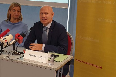 Würde der Sonntag zum Arbeitstag, „werden Familien auseinandergerissen und damit das Recht der Kinder auf Vater oder Mutter gefährdet“, so der Wiener Superintendent Matthias Geist. Foto: epd/Dasek