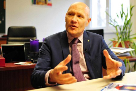 Die Coronakrise lasse „die Ohnmacht dieser Welt neu spüren, auf die wir uns einlassen müssen“, sagt der Wiener Superintendent Matthias Geist. Foto: epd/Uschmann Die Coronakrise lasse „die Ohnmacht dieser Welt neu spüren, auf die wir uns einlassen müssen“, sagt der Wiener Superintendent Matthias Geist. Foto: epd/Uschmann