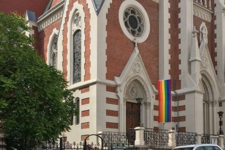 Allen Benachteiligungen von LGBTIQ-Personen soll &quot;die Liebe Gottes zu all seinen vielfältigen Geschöpfen ein kräftiges und ermutigendes Gegenüber setzen“, so Pfarrerin Barbara Heyse-Schaefer. Foto: Lutherkirche