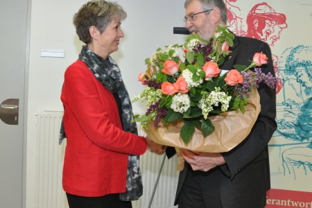 Superintendent Hansjörg Lein bedankt sich bei Gisela Ebmer für Ihr Engagement Superintendent Hansjörg Lein bedankt sich bei Gisela Ebmer für Ihr Engagement
