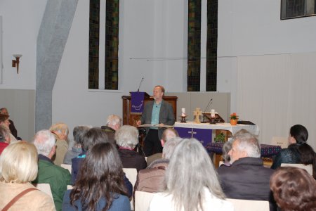 Andreas Berghöfer liest biblische G´schichten auf Wienerisch