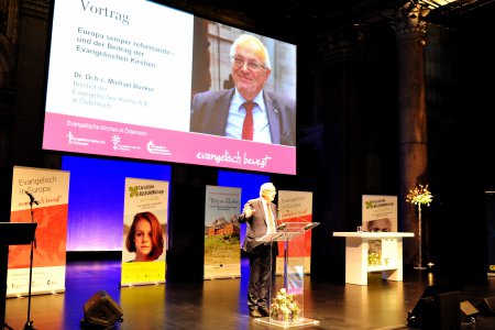   Forderte auf, die dringenden Fragen Europas im lösungsorientierten Gespräch zu behandeln: Bischof Michael Bünker. Foto: epd/Uschmann