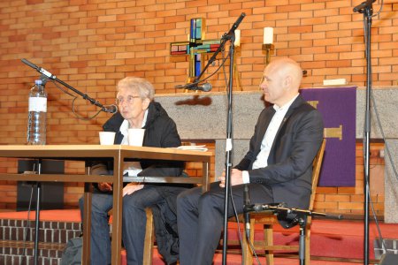 „Es ist für mich ganz wichtig, das persönlich Erlittene und Geschehene an meine Familie wie auch an die vielen Jugendlichen hier weitergeben zu können“, sagt Zeitzeugin Helga Feldner-Busztin.