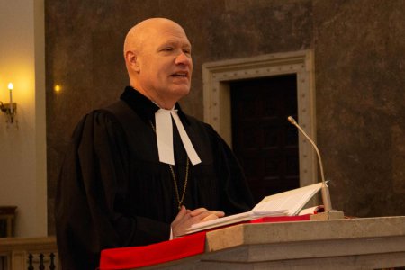 Das „Sozialwort“ verdeutliche die Anforderungen an die Christinnen und Christen zur Besinnung und zu sozialen Taten, betonte Superintendent Matthias Geist in seiner Gastpredigt in der Pfarre Breitenfeld. (Foto: Pfarre Breitenfeld) Das „Sozialwort“ verdeutliche die Anforderungen an die Christinnen und Christen zur Besinnung und zu sozialen Taten, betonte Superintendent Matthias Geist in seiner Gastpredigt in der Pfarre Breitenfeld. (Foto: Pfarre Breitenfeld)