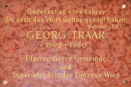 Eine Gedenktafel in der Lutherischen Stadtkirche in Wien erinnert an den Superintendenten von 1947 bis 1972. Foto: wikimedia/GuentherZ/cc by sa 3.0