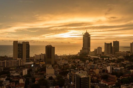   Die Hauptstadt Sri Lankas, Colombo. Auf der Insel detonierten am Ostersonntag zahlreiche Bomben und forderten hunderte Todesopfer und Verletzte. Foto: Wikimedia/dronepicr