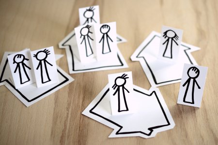 Wie wirkt sich die &quot;Kontaktsperre&quot; auf die Seelsorge in Krankenhäusern aus? Foto:pixabay/congerdesign