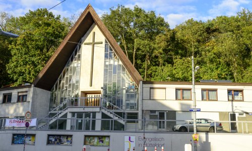 14. Bezirk Trinitatiskirche Pfarrgemeinde Hütteldorf