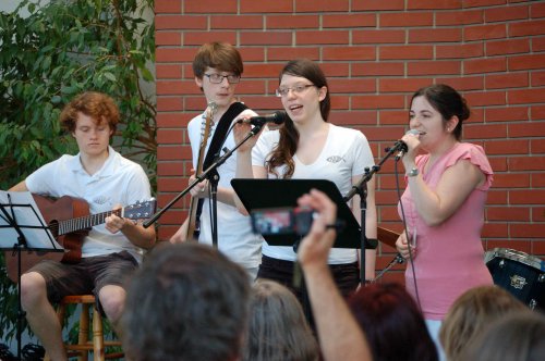 Die Jugendband „DVUA“ machte Stimmung. 