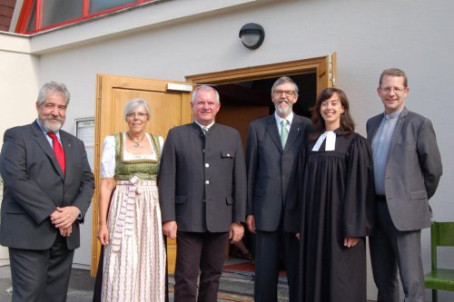 ... ebenso wie Bürgermeister Gerhard Frauenberger (3. v. links) und Dechant Gerald Gump (ganz rechts) sowie Landtagsabgeordneter Willibald Eigner (nicht im Bild). 
