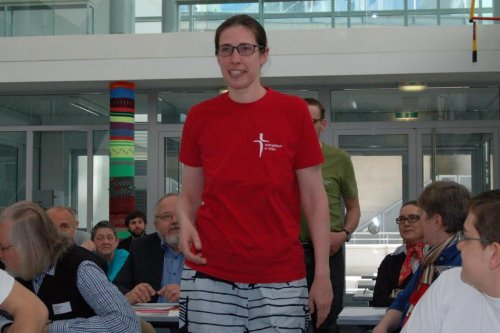 Die Pfarrgemeinde Ottakring, hier im Bild Pfarrerin Daniela Schwimbersky, präsentiert...
