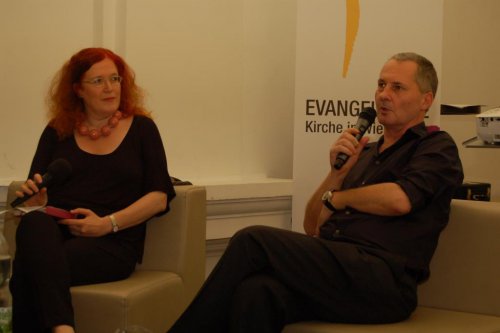 Moderatorin Irene Brickner und Diskutant Marcus Schindler-Strauss
