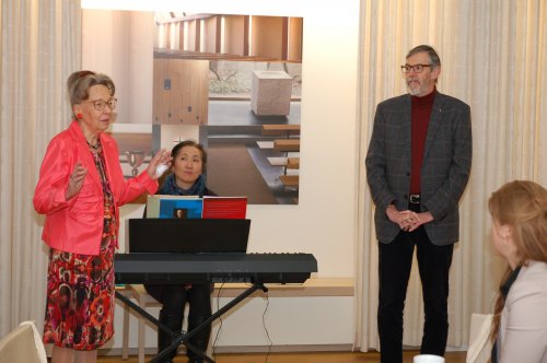 Inge Troch, Diözesankantorin Yasuko Yamamoto und Superintendent Hansjörg Lein.
