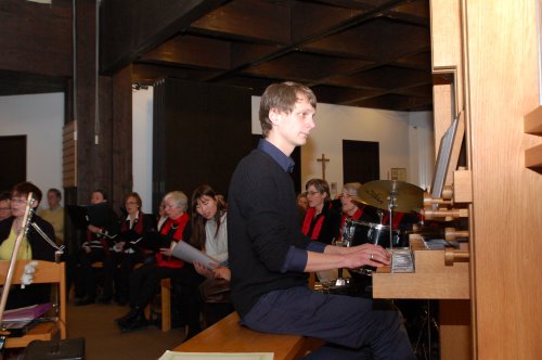 Organist Alexander Populorum.
