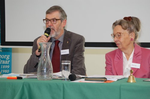 Superintendent Hansjörg Lein und Superintendentialkuratorin Inge Troch leiteten mit dem Superintendentialausschuss die Versammlung.
