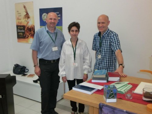 Ján Šefčík (von links), Eva Antalová und Matthias Geist, Gefängniseelsorger in Wien. 