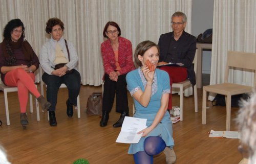 Katharina Schoene gibt Tipps für die Begleitung von Menschen im Alter.
