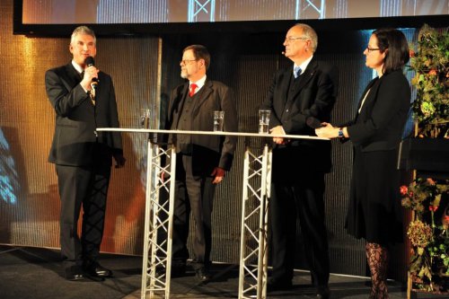 Landessuperintendent Thomas Hennefeld, Superintendent Lothar Pöll und Bischof Michael Bünker (von links) sprachen - moderiert von Dr. Maria Katharina Moser - über die Ergebnisse...
