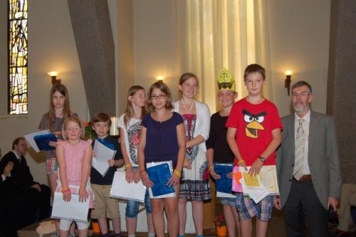 Die besten SpendensammlerInnen, hier mit Superintendent Hansjörg Lein, wurden vom Gustav-Adolf-Verein Wien geehrt.
