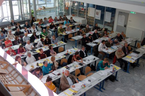 Das &quot;Parlament&quot; der Diözese: die Superintendentialversammlung.
