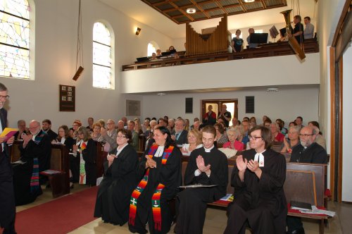 Volbesetze Kirche: Zum 60er der Bekenntniskirche kamen viele.