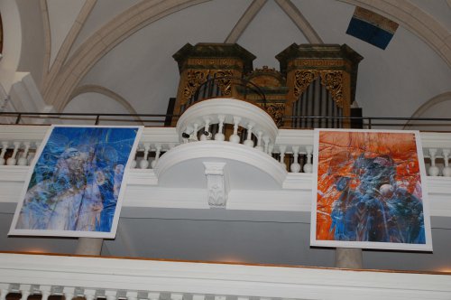 Der Auferstehungsengel (links) und der Erzengel Gabriel (rechts). – Die Kinder erkannten sofort, dass hier Engel dargestellt sind.