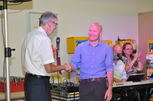 Superintendent Hansjörg Lein übergibt das Wort an seinen Nachfolger Matthias Geist.