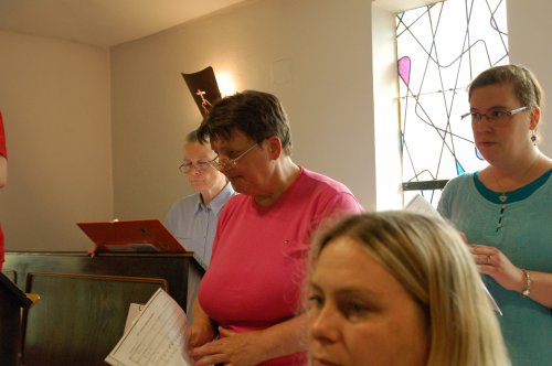 Der DonaUnobisChor stimmt ein.