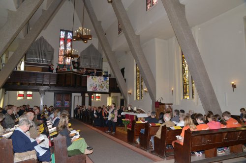 Vor dem Sommer gab es noch eine Empore und dunkle Kirchenbänke in der Johanneskirche