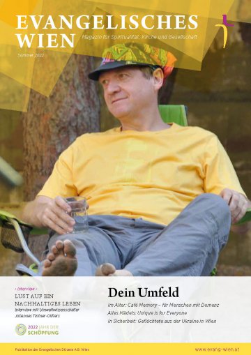 Sepp Fessler am Sessel sitzend mit einem Getränk