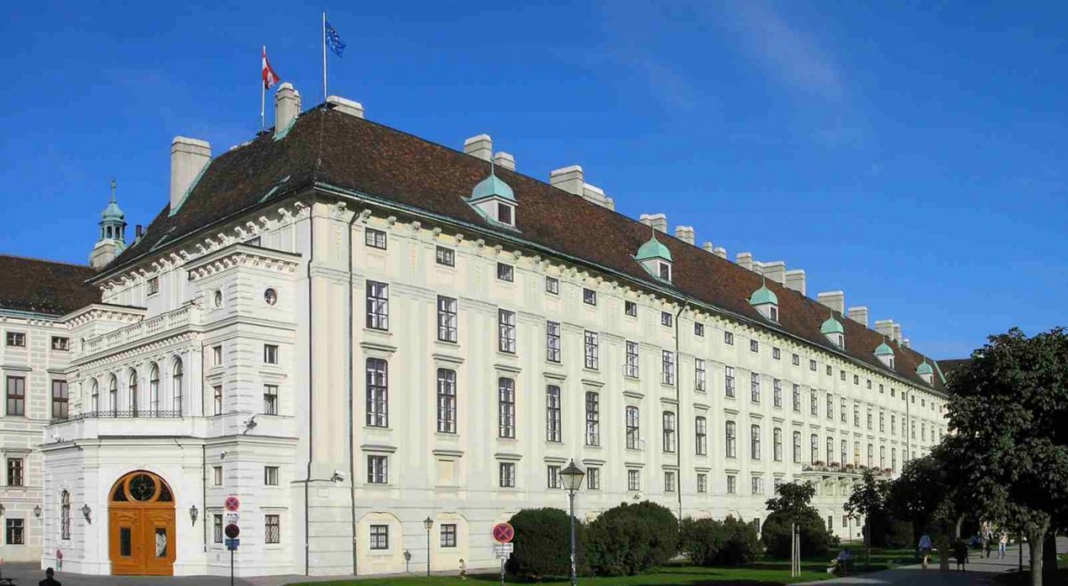 Alexander van der Bellen wird als Bundespräsident in die Hofburg einziehen. Die hohe Wahlbeteilung und das klare Ergebnis stelle der Demokratie ein gutes Zeugnis aus, meint Bischof Michael Bünker. Foto: Gryffindor/wikimedia Alexander van der Bellen wird als Bundespräsident in die Hofburg einziehen. Die hohe Wahlbeteilung und das klare Ergebnis stelle der Demokratie ein gutes Zeugnis aus, meint Bischof Michael Bünker. Foto: Gryffindor/wikimedia