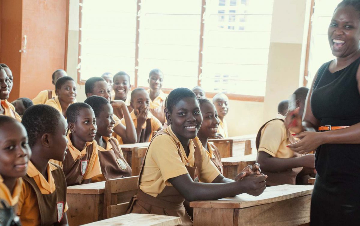 Einen Einblick in das Leben in Afrika gibt der Workshop "Erzähl mir was von Afrika", gestaltet von Brot für die Welt und der Partnerschaft mit Ghana, der von Pfarrgemeinden und Schulklassen gebucht werden kann. (Foto: Wikipedia/USAAID in Africa Ghana) Einen Einblick in das Leben in Afrika gibt der Workshop "Erzähl mir was von Afrika", gestaltet von Brot für die Welt und der Partnerschaft mit Ghana, der von Pfarrgemeinden und Schulklassen gebucht werden kann. (Foto: Wikipedia/USAAID in Africa Ghana)