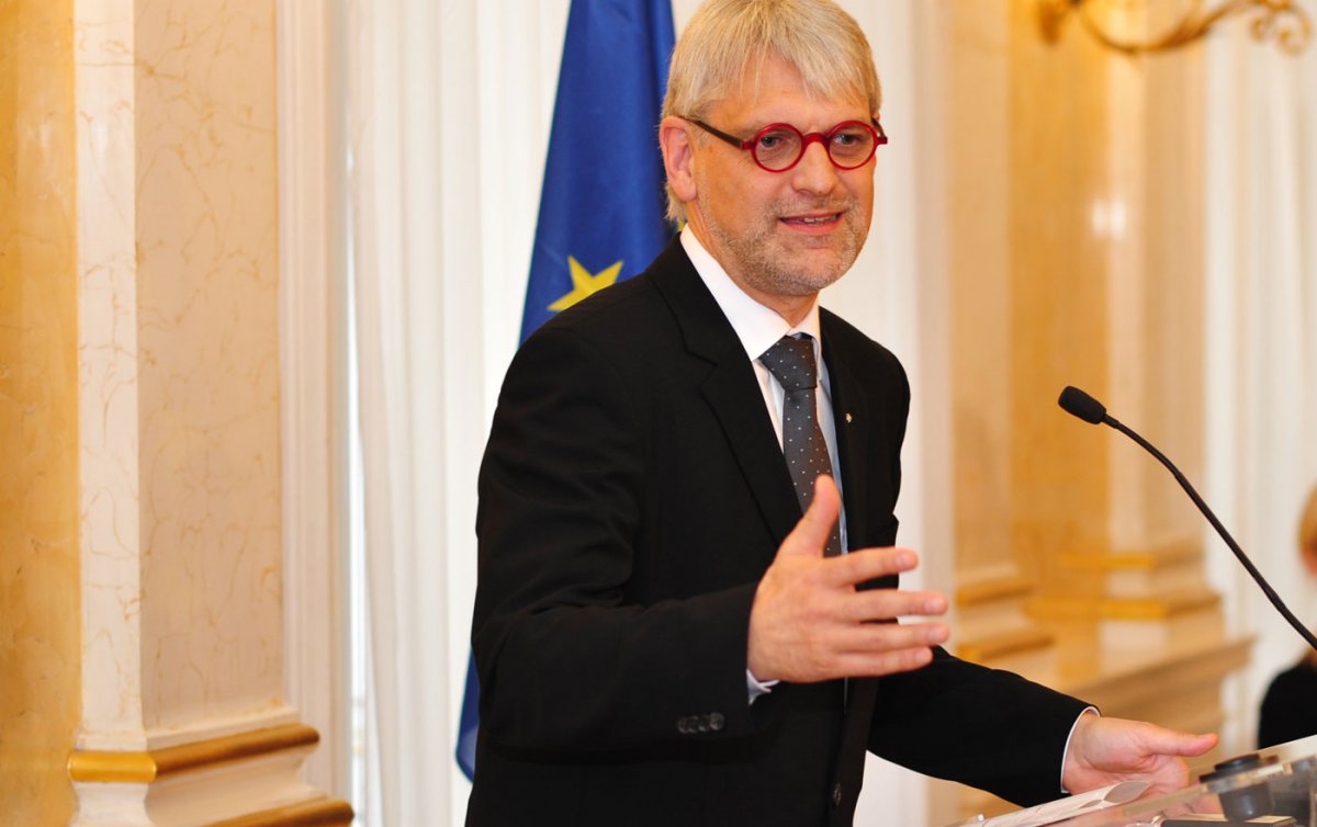 Für seine interdisziplinären Beiträge im Feld der Medizin- und Bioethik wurde der Theologe Ulrich Körtner von der Österreichischen Akademie der Wissenschaften mit dem Wilhelm-Hartel-Preis ausgezeichnet. Foto: epd/Uschmann Für seine interdisziplinären Beiträge im Feld der Medizin- und Bioethik wurde der Theologe Ulrich Körtner von der Österreichischen Akademie der Wissenschaften mit dem Wilhelm-Hartel-Preis ausgezeichnet. Foto: epd/Uschmann
