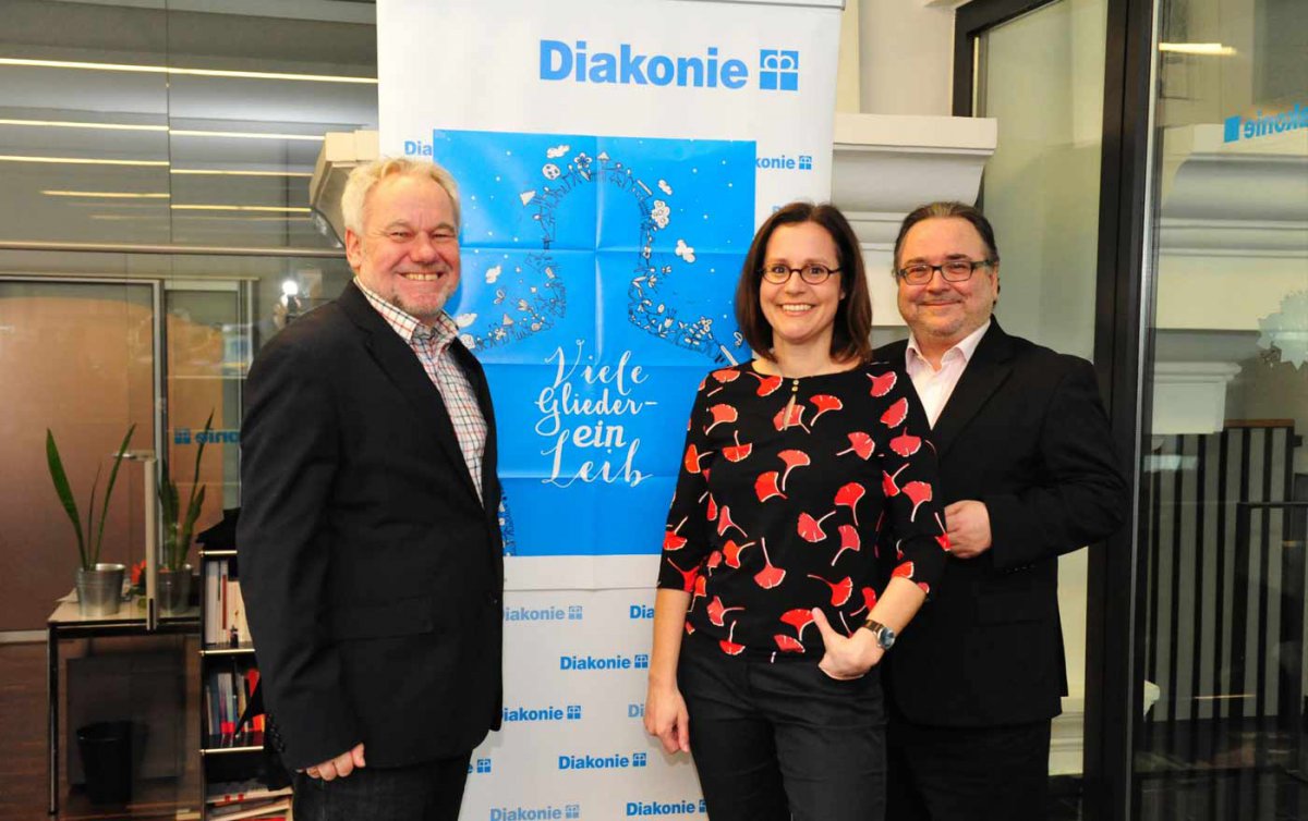 Der diesjährige Diakoniesonntag widmet sich dem Thema "Viele Glieder - Ein Leib". Oberkirchenrat Karl Schiefermair, Pfarrerin Maria Katharina Moser und Diakonie-Präsident Michael Chalupka (v.l.) präsentierten das Programm. Foto: epd/M. Uschmann Der diesjährige Diakoniesonntag widmet sich dem Thema "Viele Glieder - Ein Leib". Oberkirchenrat Karl Schiefermair, Pfarrerin Maria Katharina Moser und Diakonie-Präsident Michael Chalupka (v.l.) präsentierten das Programm. Foto: epd/M. Uschmann